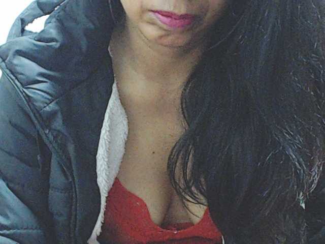 HOTTTSKIN live cam on BongaCams