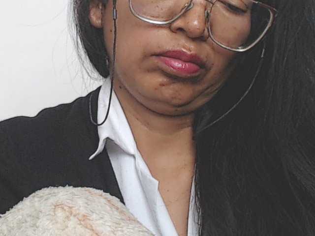 HOTTTSKIN live cam on BongaCams