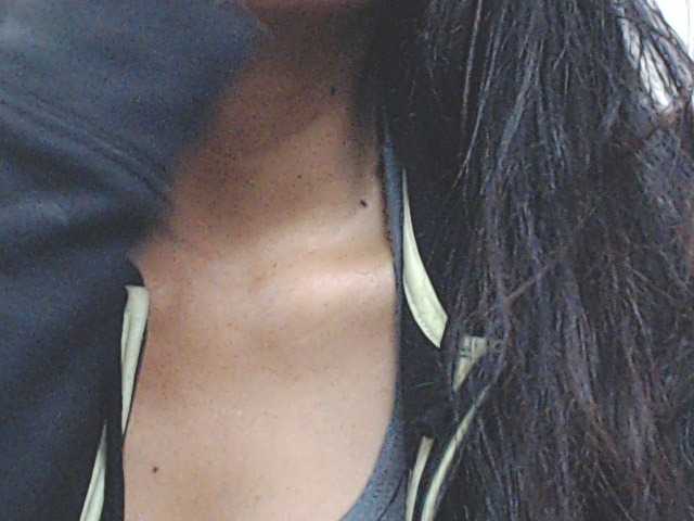HOTTTSKIN live cam on BongaCams