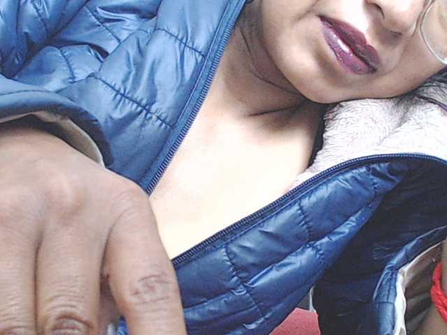 HOTTTSKIN live cam on BongaCams