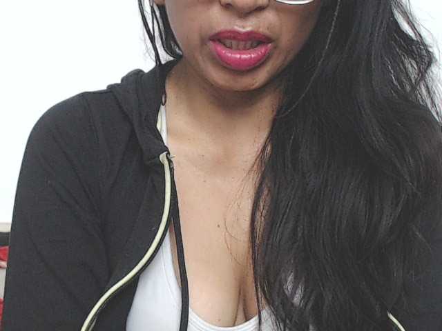 HOTTTSKIN live cam on BongaCams