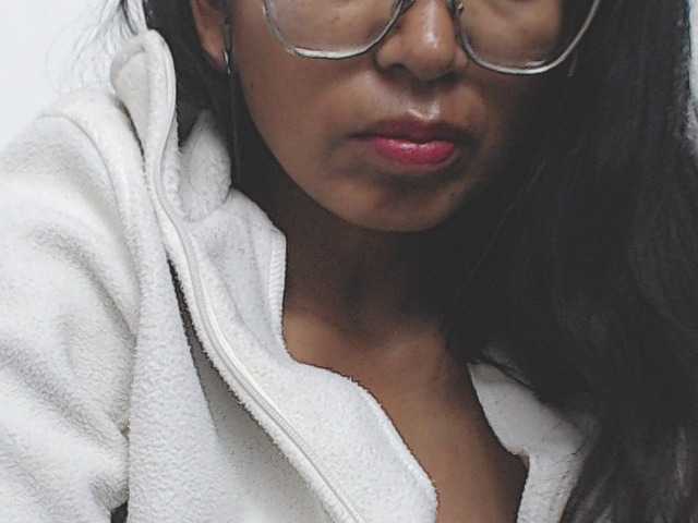 HOTTTSKIN live cam on BongaCams