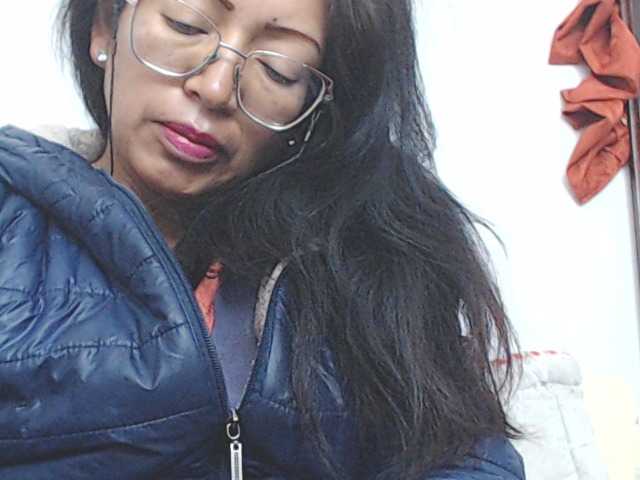 HOTTTSKIN live cam on BongaCams