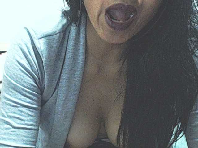HOTTTSKIN live cam on BongaCams