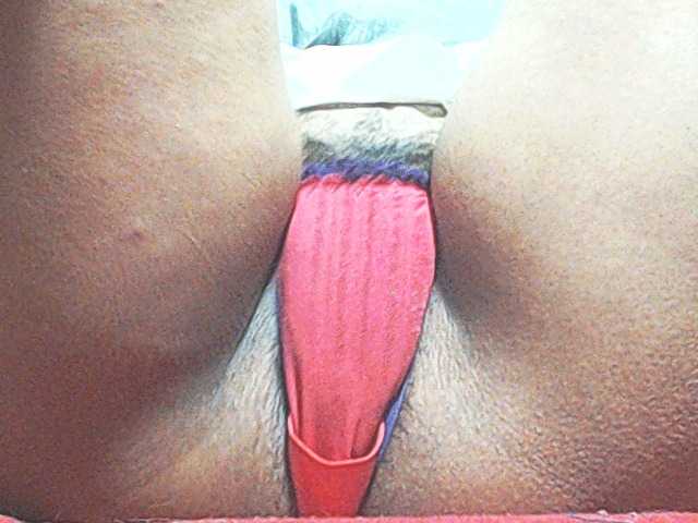 HOTTTSKIN live cam on BongaCams