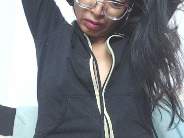 HOTTTSKIN live cam on BongaCams