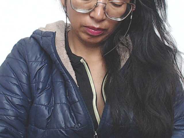 HOTTTSKIN live cam on BongaCams