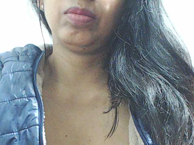 HOTTTSKIN live cam on BongaCams