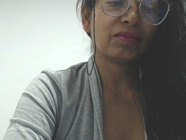 HOTTTSKIN live cam on BongaCams