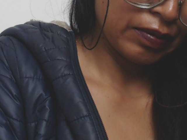 HOTTTSKIN live cam on BongaCams