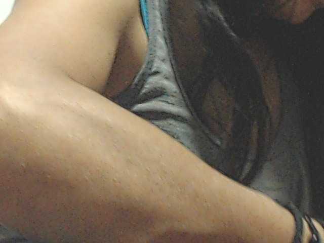 HOTTTSKIN live cam on BongaCams