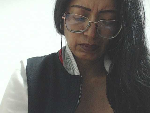 HOTTTSKIN live cam on BongaCams