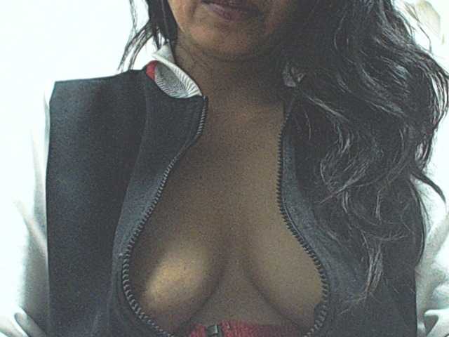 HOTTTSKIN live cam on BongaCams