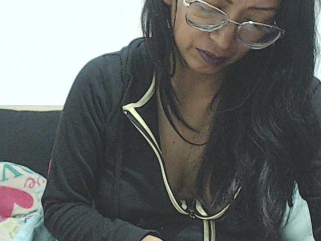 HOTTTSKIN live webcam show