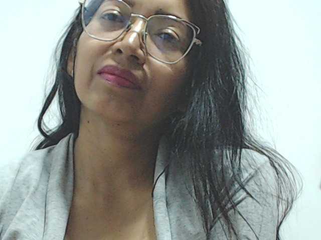 HOTTTSKIN, live now on BongaCams
