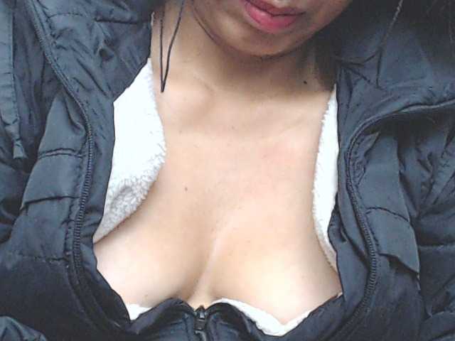 HOTTTSKIN live cam on BongaCams