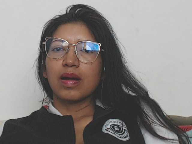 HOTTTSKIN live cam on BongaCams