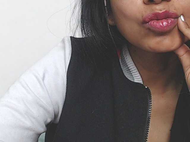 HOTTTSKIN live cam on BongaCams