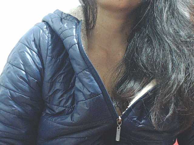 HOTTTSKIN live cam on BongaCams