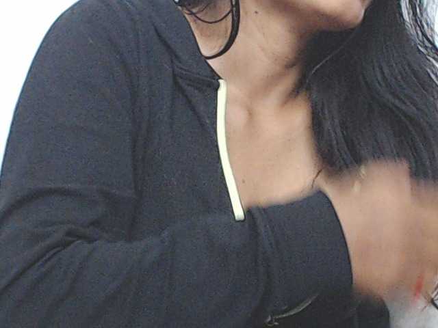 HOTTTSKIN, live now on BongaCams