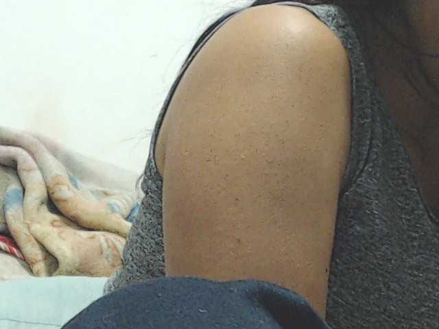 HOTTTSKIN live cam on BongaCams