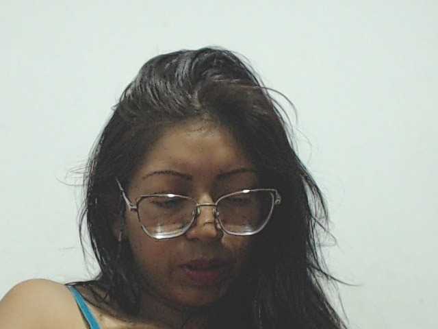 HOTTTSKIN live cam on BongaCams