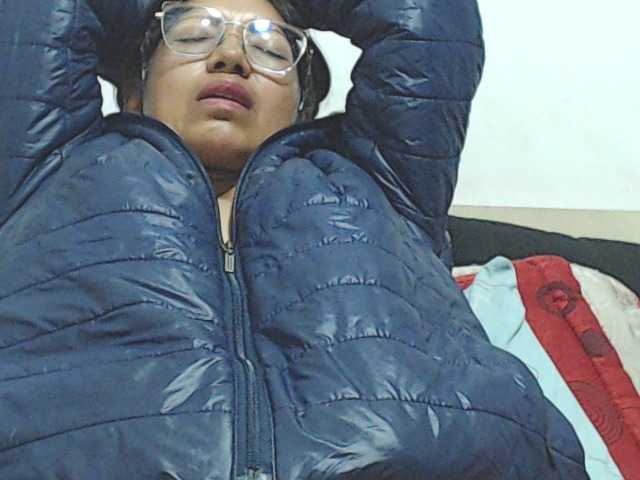 HOTTTSKIN live cam on BongaCams