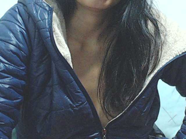 HOTTTSKIN live cam on BongaCams