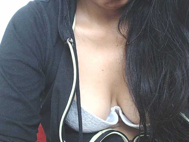 HOTTTSKIN live cam on BongaCams