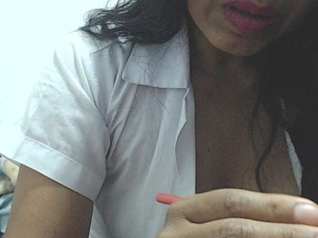 HOTTTSKIN live cam on BongaCams