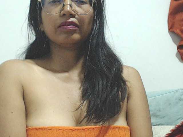 HOTTTSKIN live cam on BongaCams