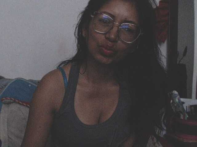 HOTTTSKIN live cam on BongaCams