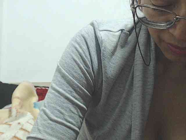 KATYY-HOTTT webcam