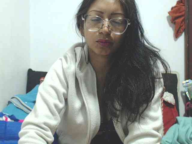 KATYY-HOTTT webcam
