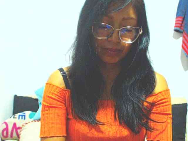 KATYY-HOTTT webcam