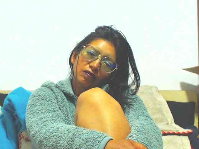 KATYY-HOTTT webcam