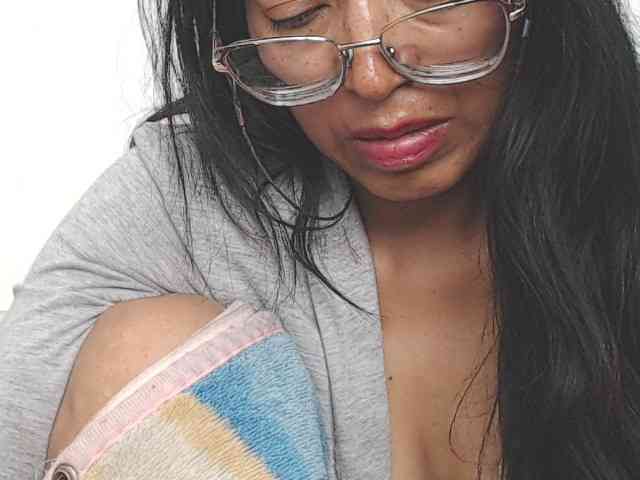 KATYY-HOTTT webcam