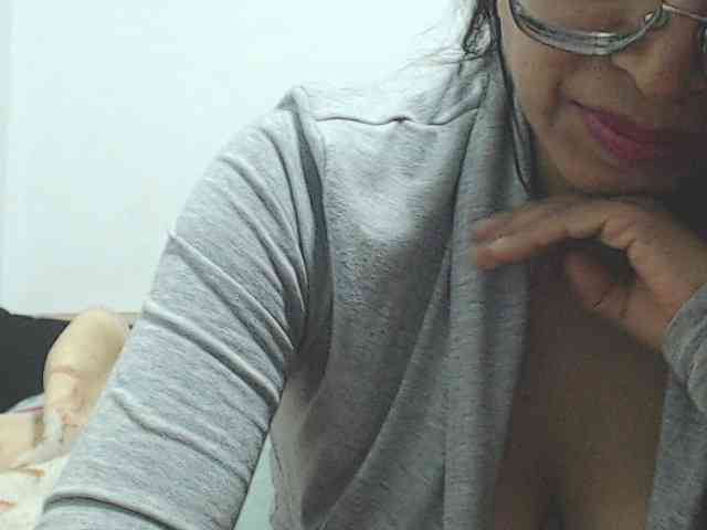 KATYY-HOTTT webcam