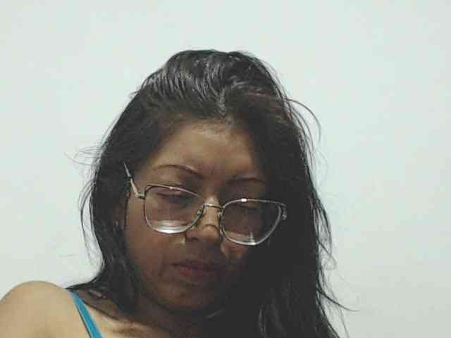 KATYY-HOTTT webcam