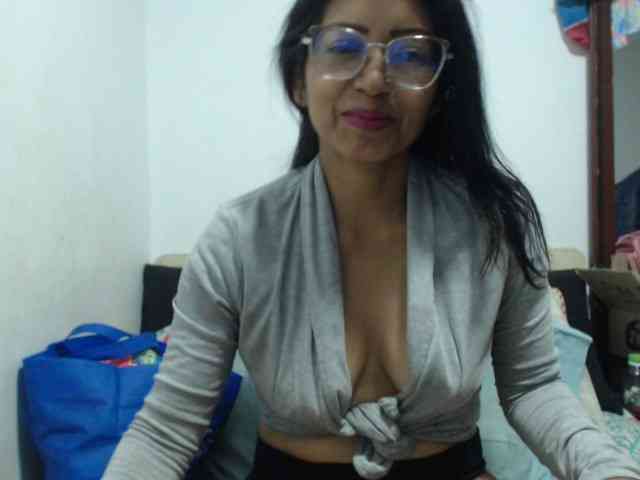 KATYY-HOTTT webcam