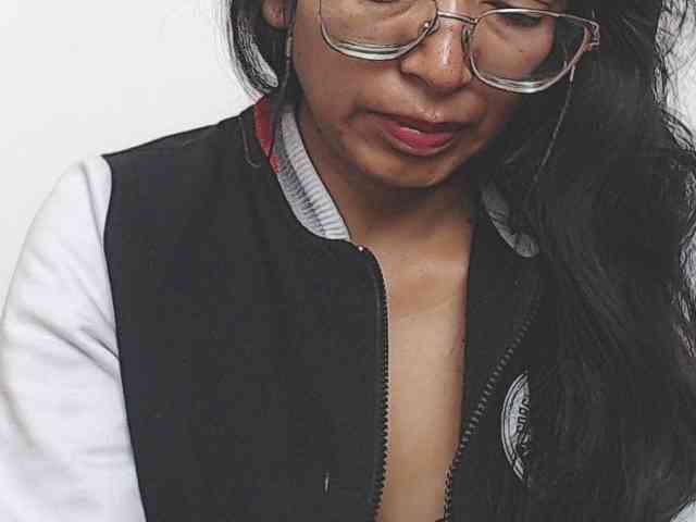 KATYY-HOTTT webcam