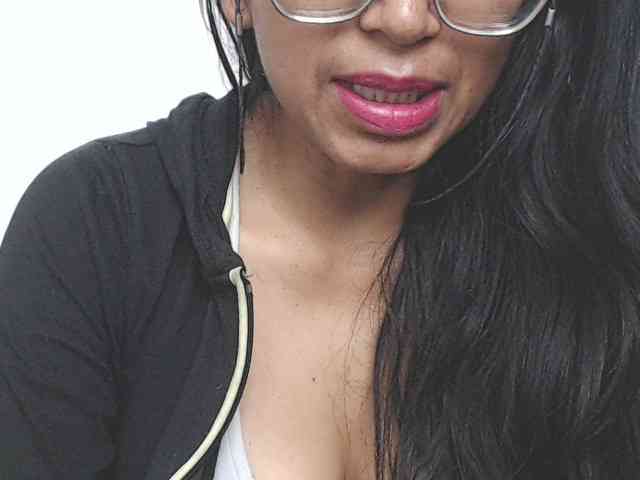 HOTTTSKIN Live Webcam on BongaCams