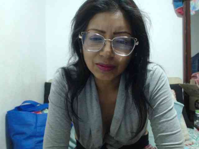 KATYY-HOTTT webcam