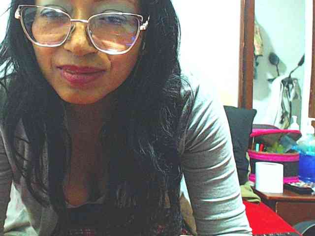 KATYY-HOTTT webcam