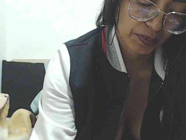 KATYY-HOTTT webcam