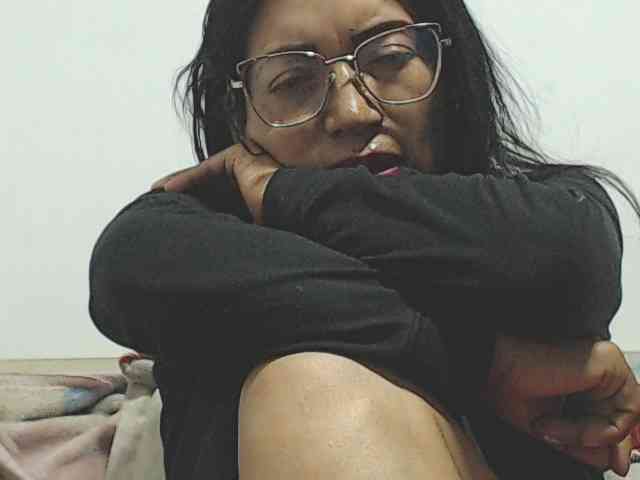 KATYY-HOTTT webcam