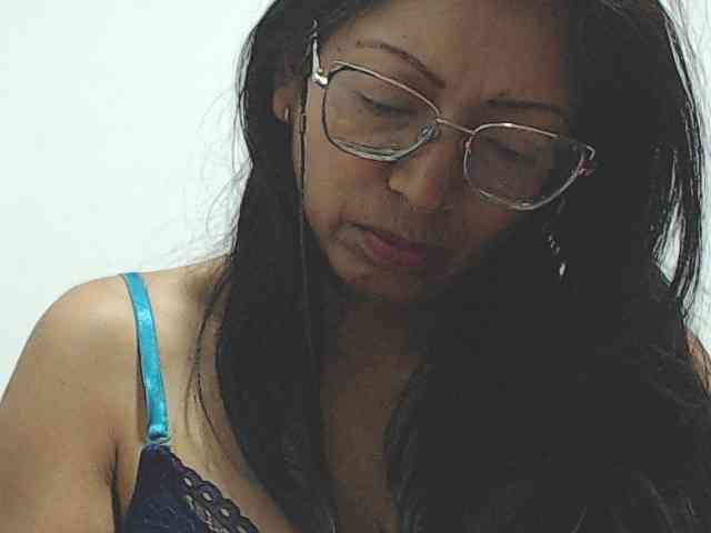 KATYY-HOTTT webcam