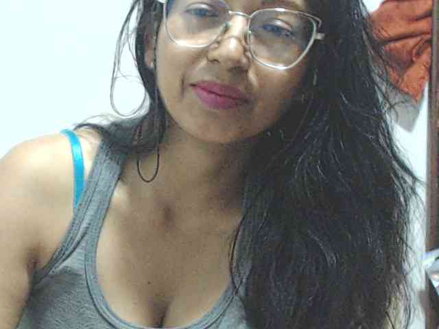 katyy-hottt's live room