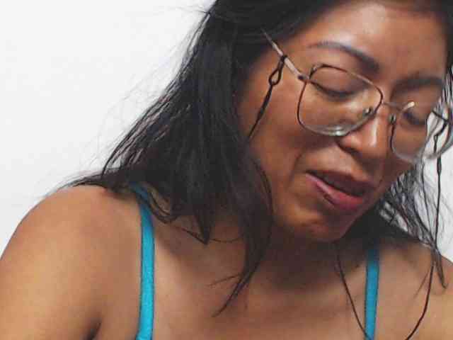 KATYY-HOTTT webcam