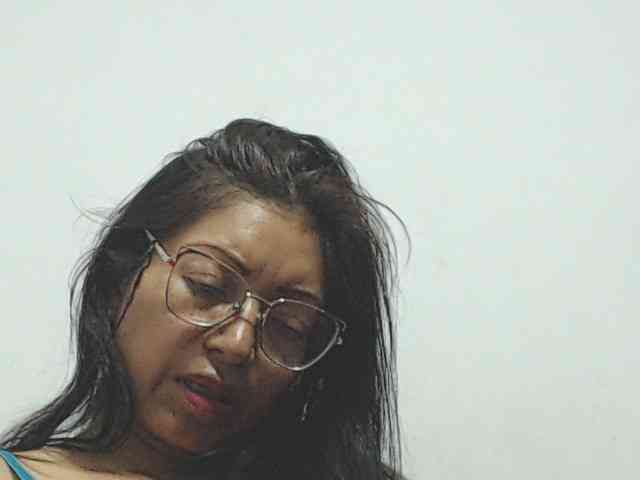 KATYY-HOTTT webcam